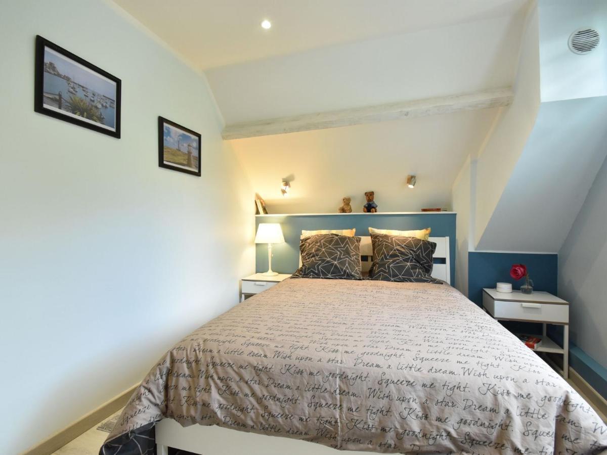 Superb Holiday Home Near The Beach Quineville Room photo