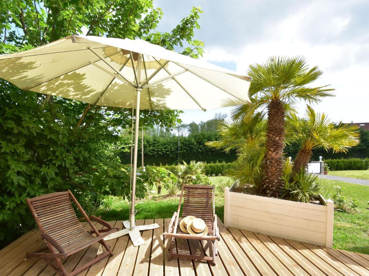 Superb Holiday Home Near The Beach Quineville Room photo